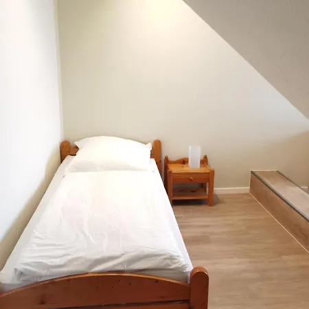 Schaake - Charmante Reetdachwohnung & Kostenfreier Parkplatz *