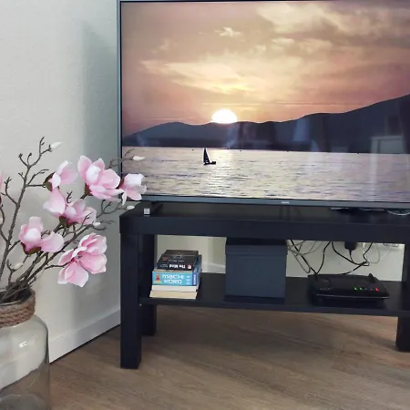 Schaake - Charmante Reetdachwohnung & Kostenfreier Parkplatz *