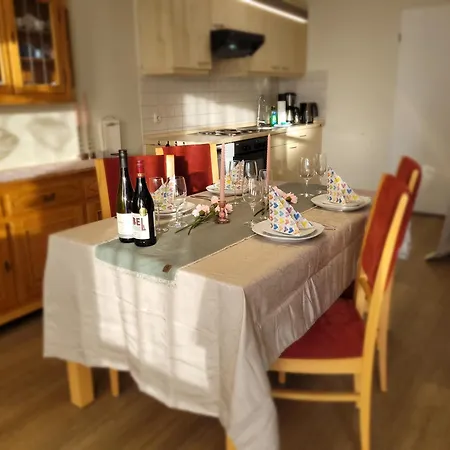 Schaake - Charmante Reetdachwohnung & Kostenfreier Parkplatz هوكسيل