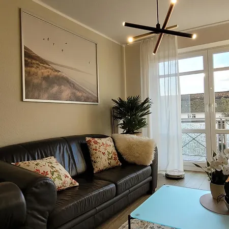 Schaake - Charmante Reetdachwohnung & Kostenfreier Parkplatz * هوكسيل