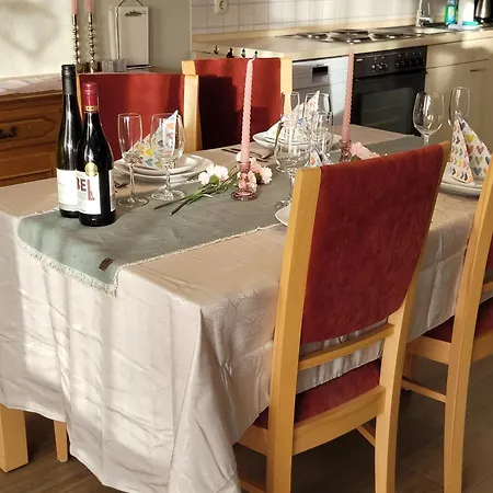 Schaake - Charmante Reetdachwohnung & Kostenfreier Parkplatz