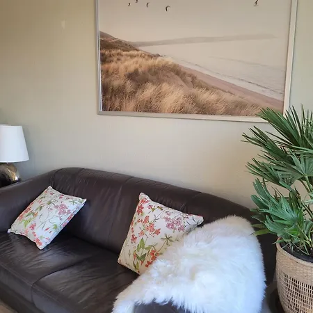 Schaake - Charmante Reetdachwohnung & Kostenfreier Parkplatz * هوكسيل