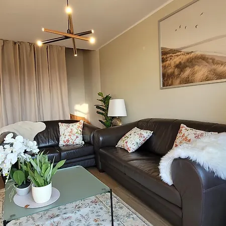 Schaake - Charmante Reetdachwohnung & Kostenfreier Parkplatz Apartmán