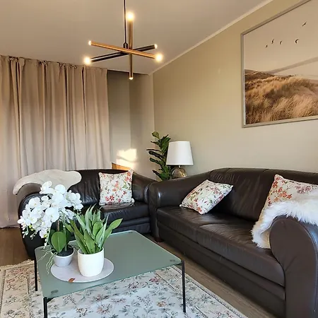 Schaake - Charmante Reetdachwohnung & Kostenfreier Parkplatz *