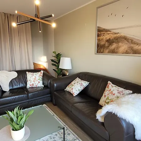 Schaake - Charmante Reetdachwohnung & Kostenfreier Parkplatz هوكسيل